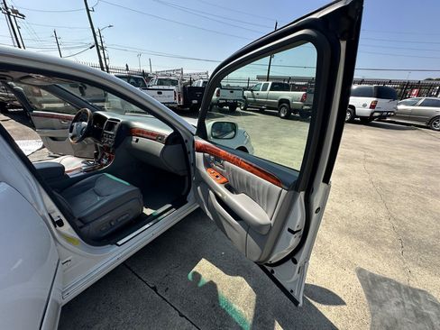 Used 2006 Lexus LS 430 RWD image 43