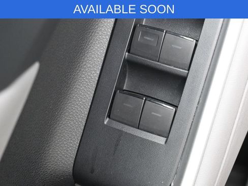 Used 2020 Toyota Highlander XLE AWD/4WD image 14