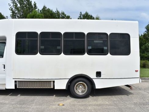 Used 2010 Ford E-450 and Econoline 450 Super Duty image 8