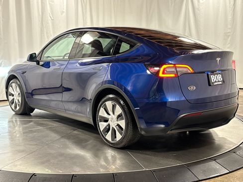 Used 2023 Tesla Model Y Long Range AWD/4WD image 9