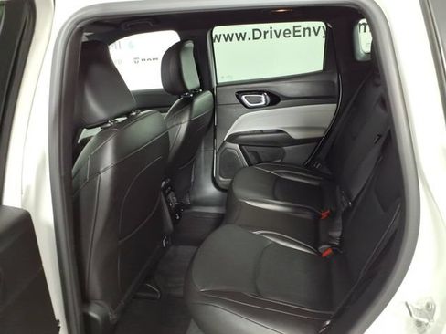 Used 2025 Jeep Compass Limited w/ Elite Group AWD/4WD image 9