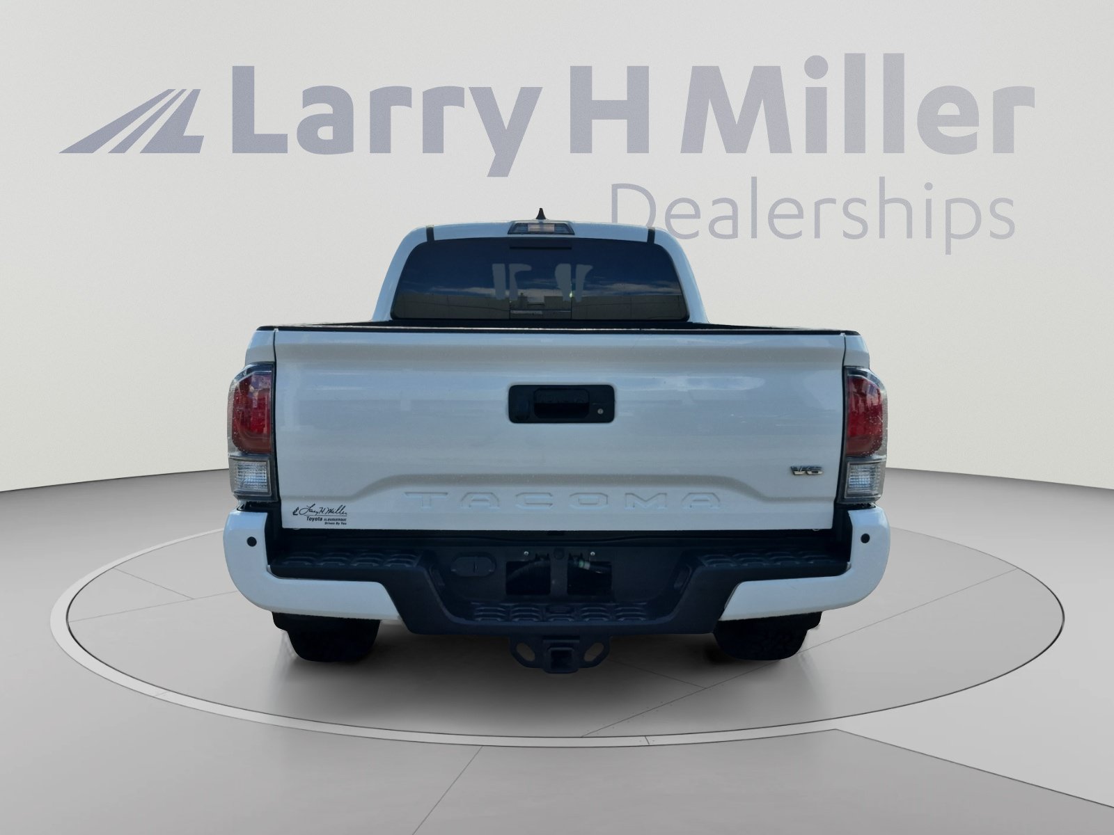 Used 2021 Toyota Tacoma TRD Off-Road w/ Technology Package AWD/4WD image 4