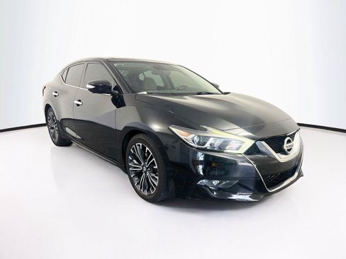 Used 2017 Nissan Maxima Platinum w/ Medallion Package FWD image 6