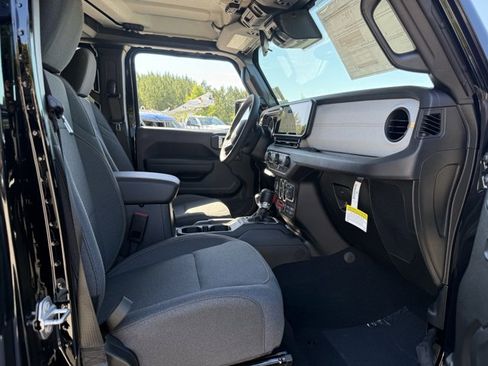 New 2025 Jeep Gladiator Willys image 13