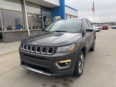 Used 2021 Jeep Compass Limited image 1