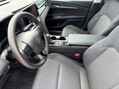 Used 2026 Toyota Camry LE w/ Convenience Package FWD image 18