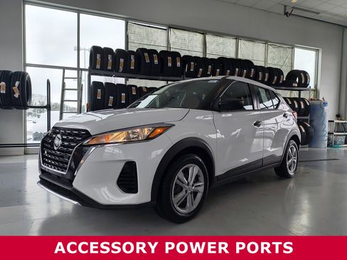 Used 2024 Nissan Kicks S image 2