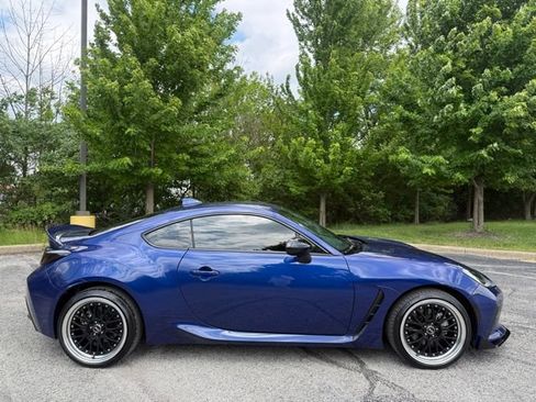 Used 2025 Toyota GR86 Premium w/ ALL Weather Mat Package (TMS) RWD image 2