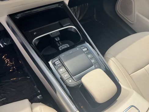 Used 2022 Mercedes-Benz GLB 250 4MATIC image 29