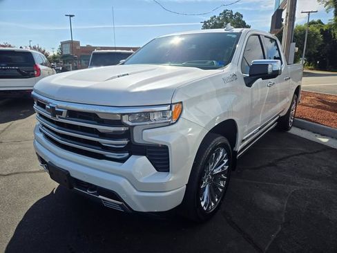 Used 2023 Chevrolet Silverado 1500 High Country w/ Technology Package AWD/4WD image 3