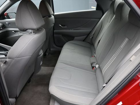 Used 2024 Hyundai Elantra SEL FWD image 12