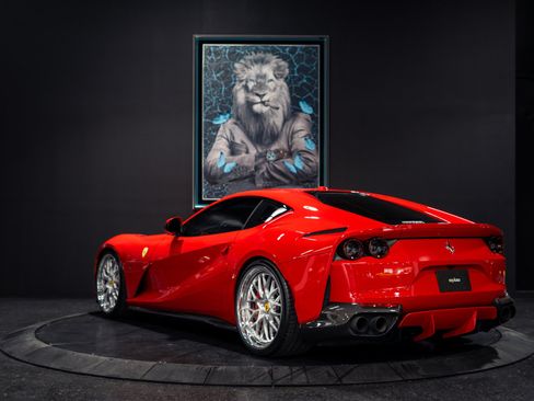 Used 2019 Ferrari 812 Superfast RWD image 28