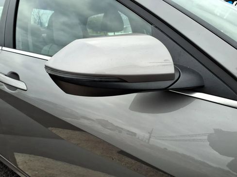 Used 2023 Hyundai Elantra Limited image 10