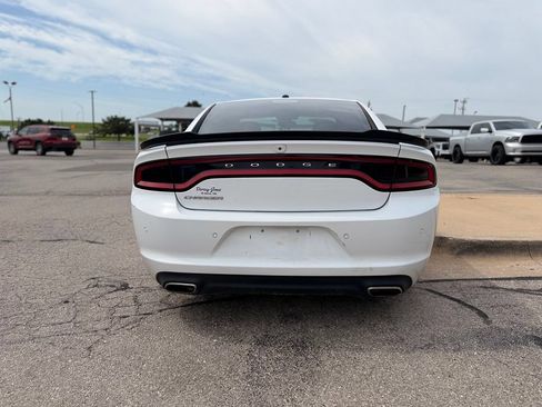 Used 2020 Dodge Charger SXT RWD image 5
