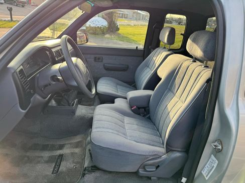 Used 2000 Toyota Tacoma 2WD Xtracab image 16