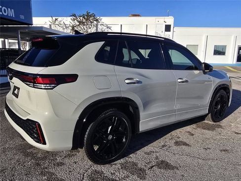 New 2026 Volkswagen Tiguan SE R-Line image 3