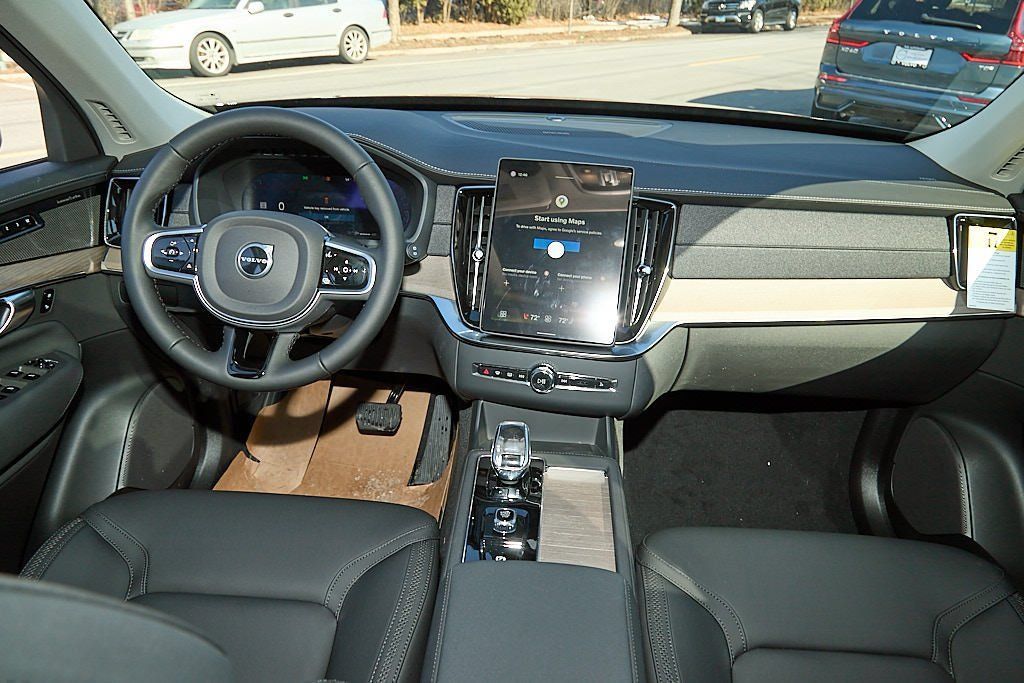 New 2026 Volvo XC90 B6 Plus w/ Protection Package Premier AWD/4WD image 24