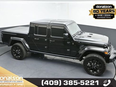 Used 2025 Jeep Gladiator Overland AWD/4WD image 17