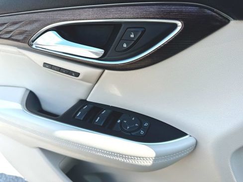 Used 2023 Buick Envision Avenir AWD/4WD image 24