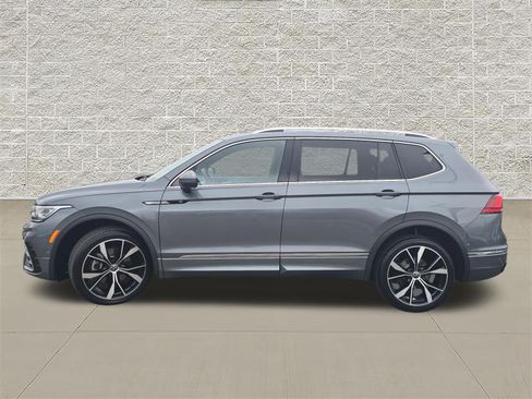 Certified 2024 Volkswagen Tiguan SEL R-Line AWD/4WD image 4
