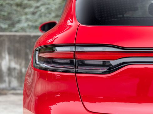 Certified 2026 Porsche Macan AWD/4WD image 20