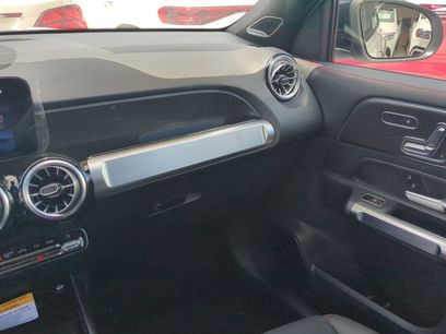 New 2024 Mercedes-Benz GLB 250