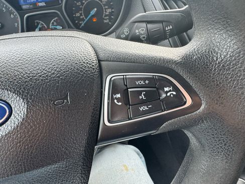 Used 2015 Ford Focus SE image 18