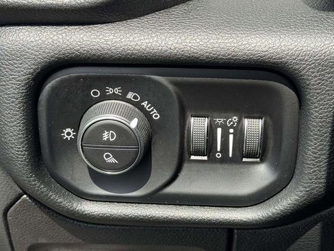 Used 2022 RAM 1500 Laramie w/ Sport Appearance Package AWD/4WD image 19