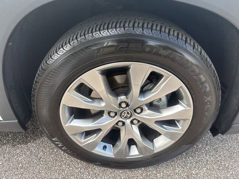 Used 2024 Toyota Grand Highlander AWD image 13