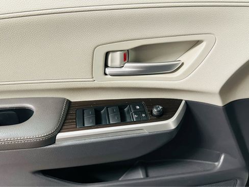 Certified 2024 Toyota Sienna XLE w/ XLE Plus Package image 22