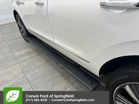 Used 2019 Lincoln Navigator Reserve image 22