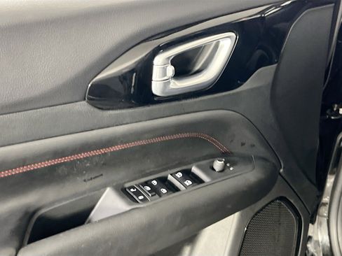 Used 2022 Jeep Compass Trailhawk image 16