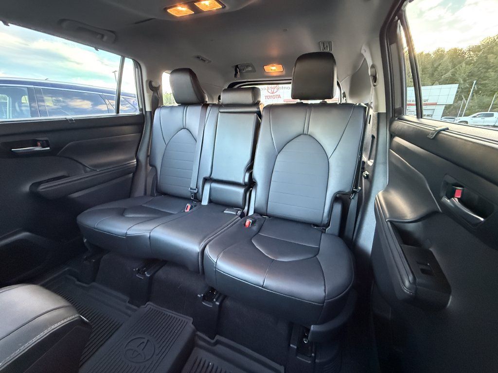 Certified 2026 Toyota Highlander XLE AWD/4WD image 15