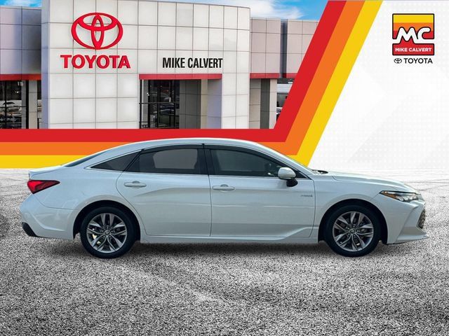 Used 2020 Toyota Avalon XLE w/ Preferred Accessory Package FWD image 6