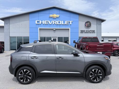 Used 2026 Nissan Kicks SV w/ SV Premium Package AWD/4WD image 8
