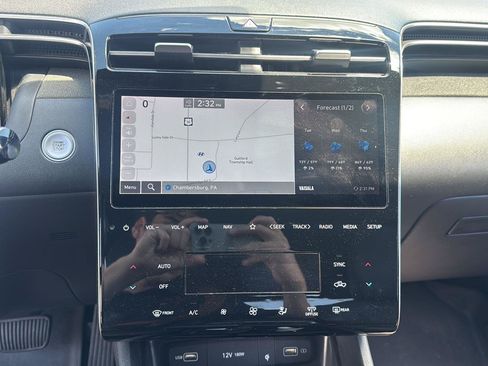 Certified 2022 Hyundai Santa Cruz Limited AWD/4WD image 10