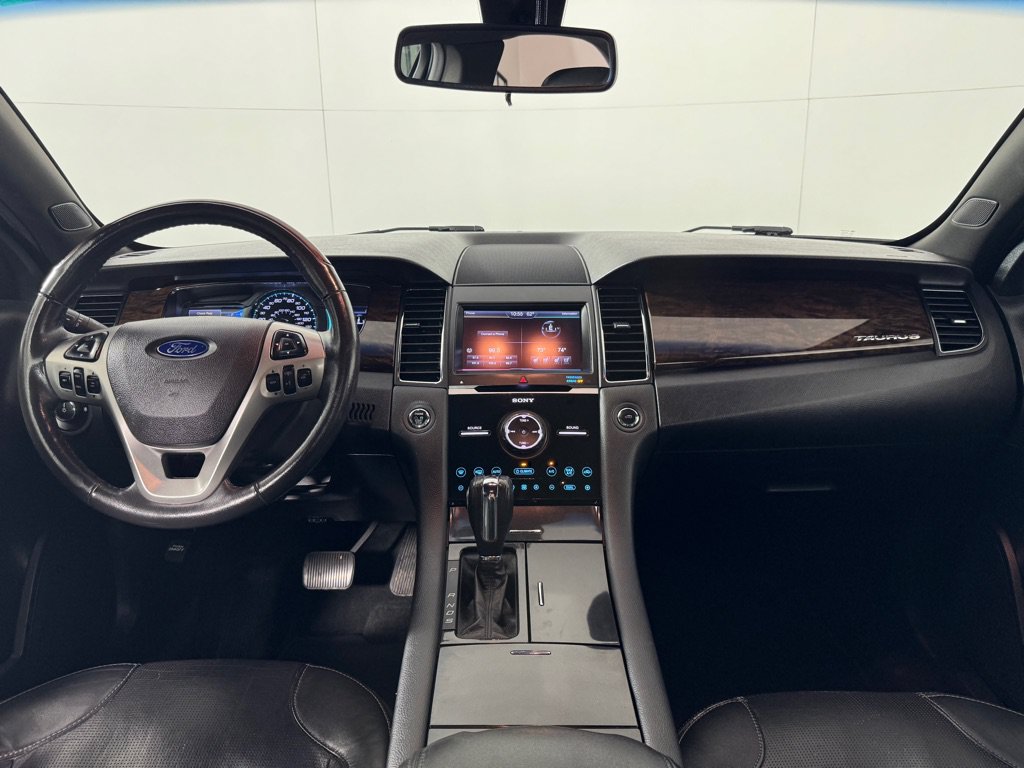 Used 2013 Ford Taurus Limited FWD image 17