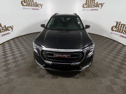 Certified 2023 GMC Terrain SLE w/ Driver Convenience Package AWD/4WD image 3