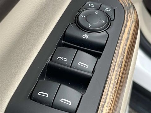 Used 2019 GMC Acadia Denali image 31