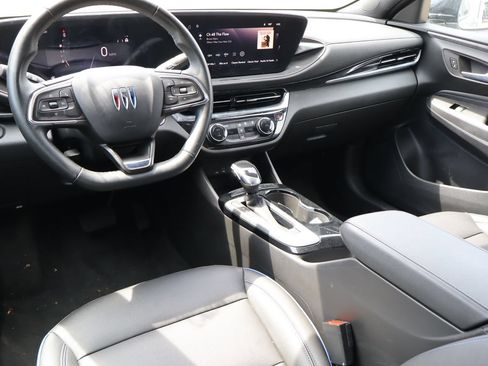 Used 2025 Buick Envista Sport Touring FWD image 4