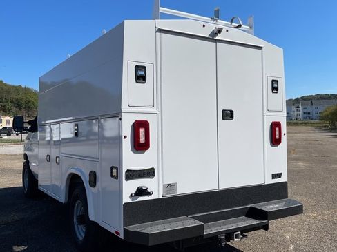 New 2025 Ford E-350 and Econoline 350 Super Duty w/ Power Equipment Group image 3