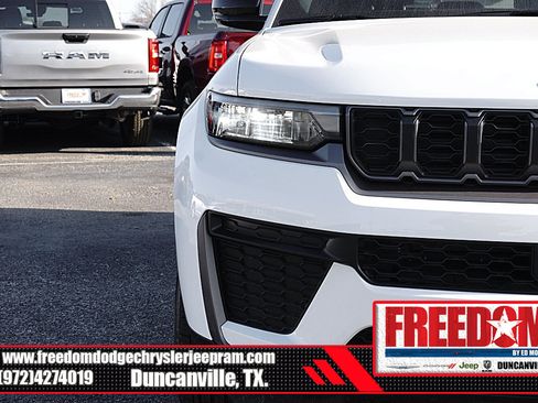 New 2026 Jeep Grand Cherokee Altitude RWD image 40