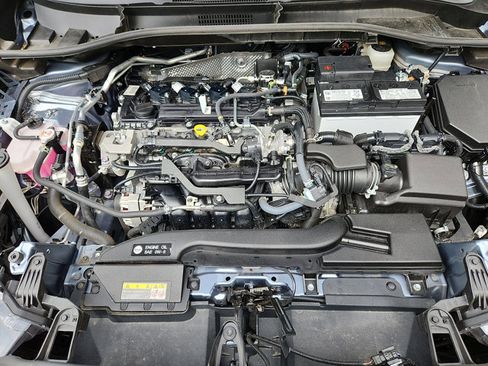 Used 2025 Toyota Corolla Cross XLE AWD/4WD image 29