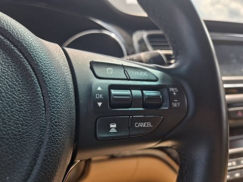 Used 2018 Kia Sedona EX FWD image 17
