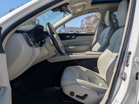 Used 2023 Volvo XC60 B5 Plus AWD/4WD image 12
