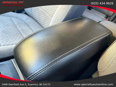 Used 2022 Ford Escape SE image 26