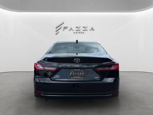 Used 2025 Toyota Camry XLE AWD/4WD image 10