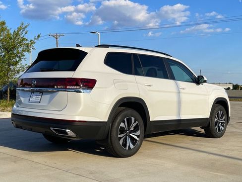 New 2026 Volkswagen Atlas SE image 8