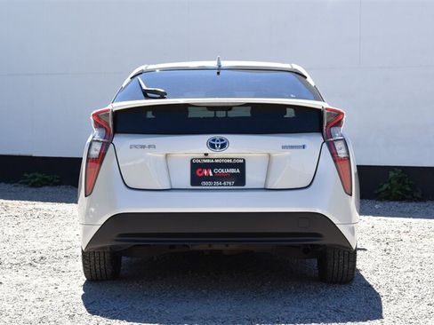 Used 2017 Toyota Prius Four w/ Advanced Technology Package FWD image 4