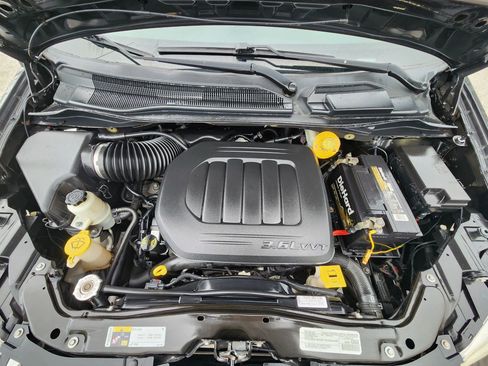 Used 2019 Dodge Grand Caravan SXT image 17